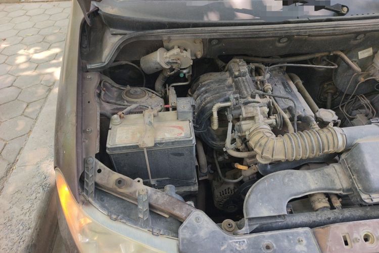 Used Wuling Hongguang 2013 1.2L S Comfort Model China IV Standard Engine Bay Right