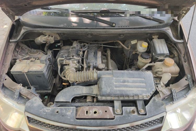 Used Wuling Hongguang 2013 1.2L S Comfort Model China IV Standard Engine Bay