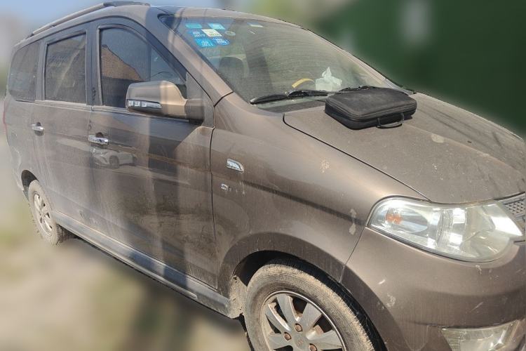 Used Wuling Hongguang 2013 1.5L S Luxury Model Front Right 45 Deg