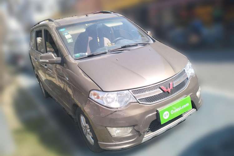Used Wuling Hongguang 2013 1.5L S Luxury Model Front Right 45 Deg