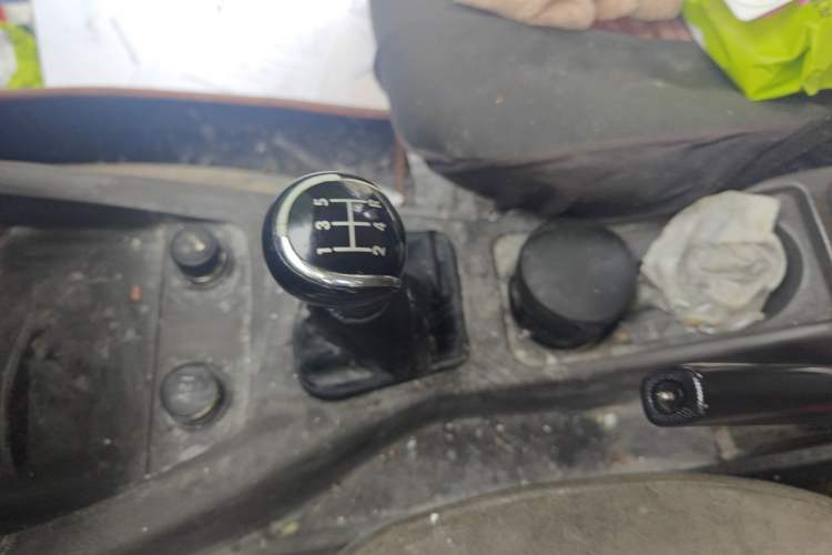 Used Wuling Hongguang 2013 1.5L Base Version Gear Lever