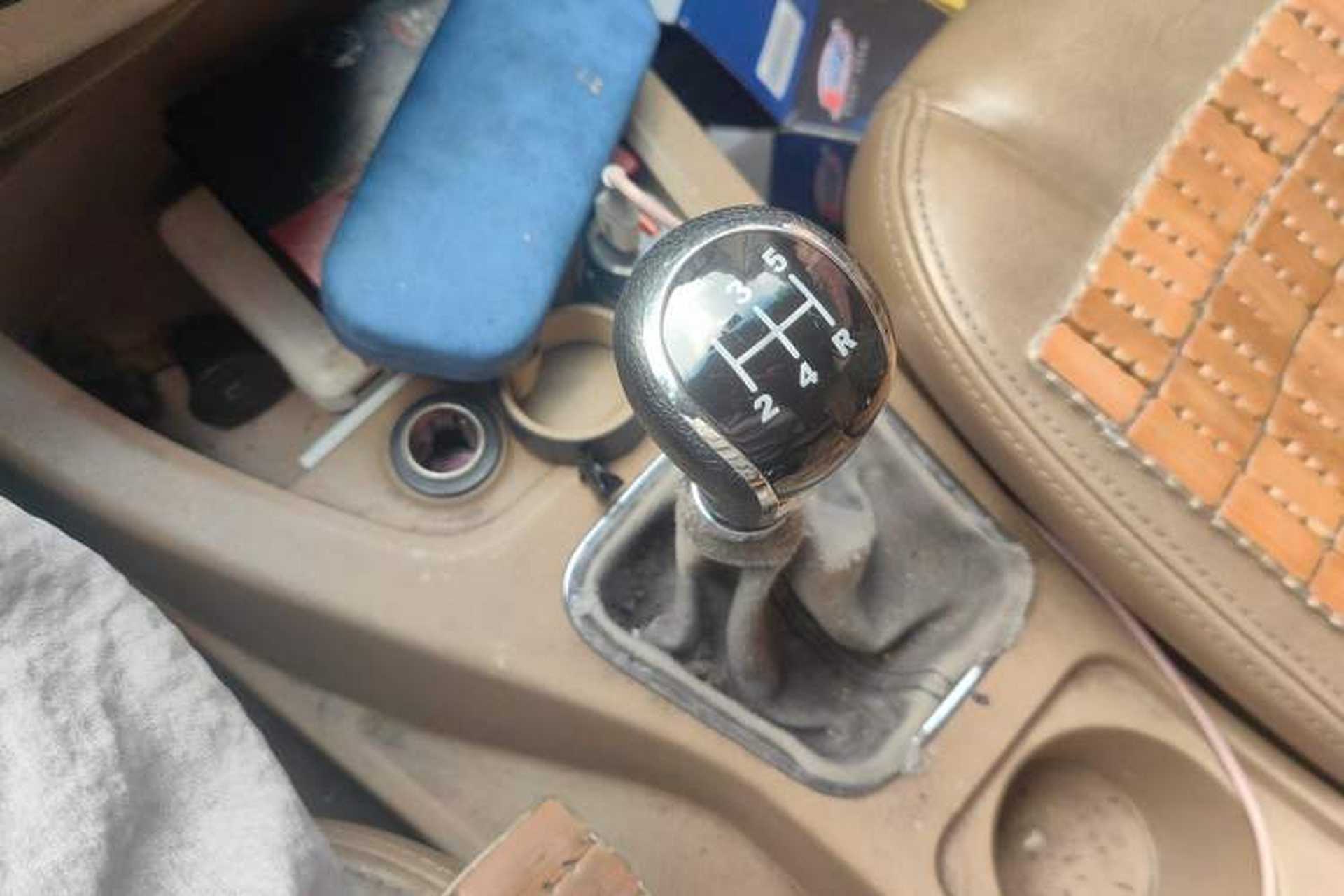 Used Wuling Hongguang 2013 1.2L S Comfort Model China IV Standard Gear Lever