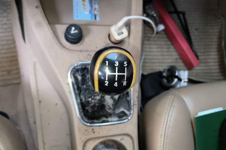 Used Wuling Hongguang 2013 1.2L S Comfort Model China IV Standard Gear Lever
