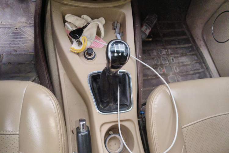 Used Wuling Hongguang 2013 1.2L S Comfort Model China IV Standard Gear Lever