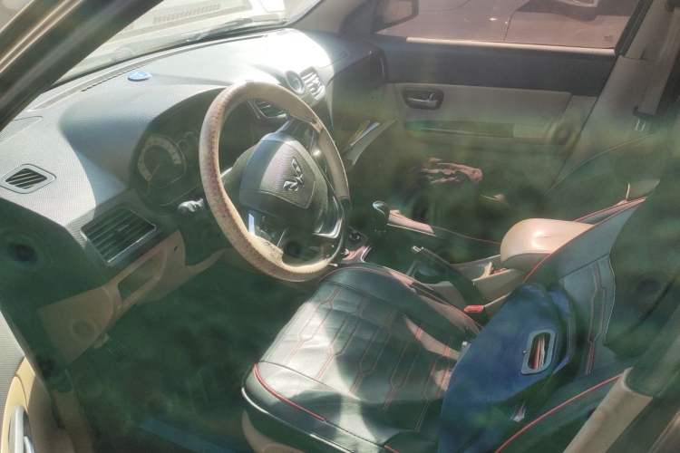 Used Wuling Hongguang 2013 1.5L S Luxury Model Left Front Seat