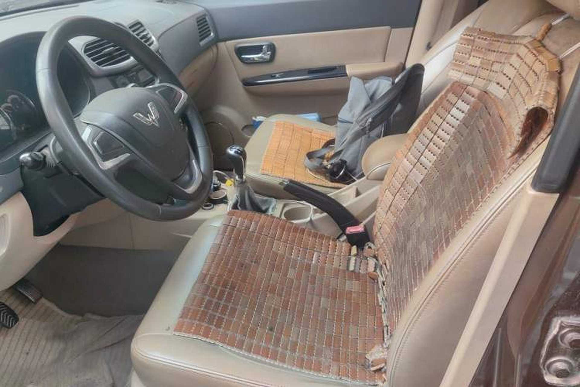 Used Wuling Hongguang 2013 1.2L S Comfort Model China IV Standard Left Front Seat