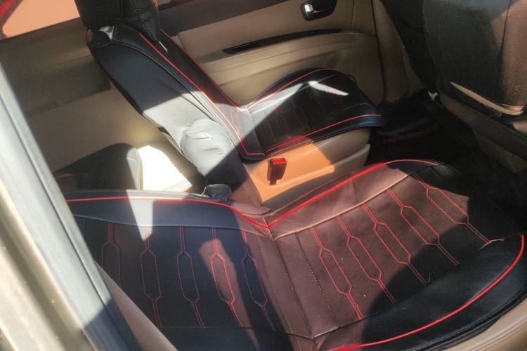 Used Wuling Hongguang 2013 1.5L S Luxury Model Left Rear Seat