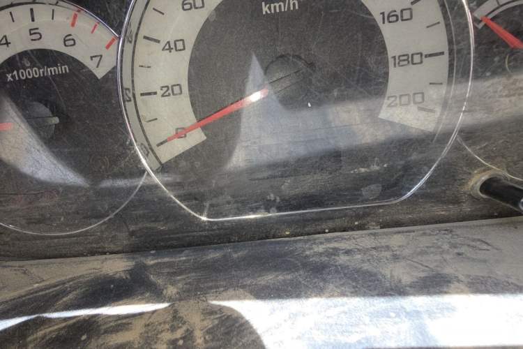 Used Wuling Hongguang 2013 1.5L S Comfort Model Odometer Close Up