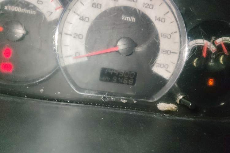 Used Wuling Hongguang 2013 1.5L S Comfort Model Odometer Close Up