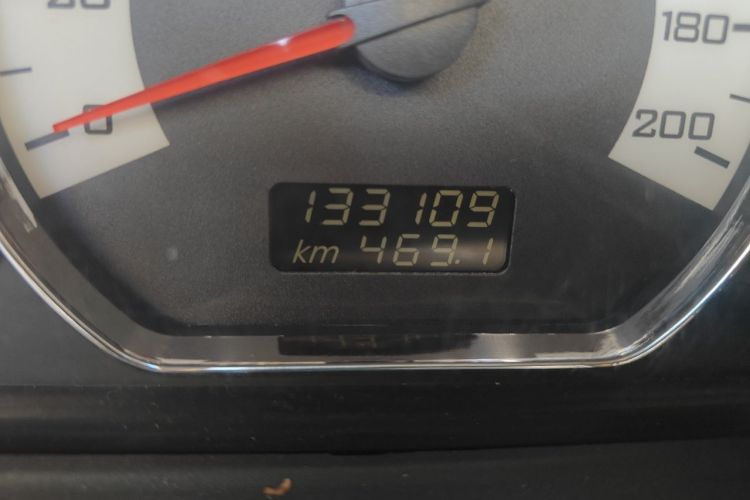 Used Wuling Hongguang 2013 1.5L S Luxury Model Odometer Close Up