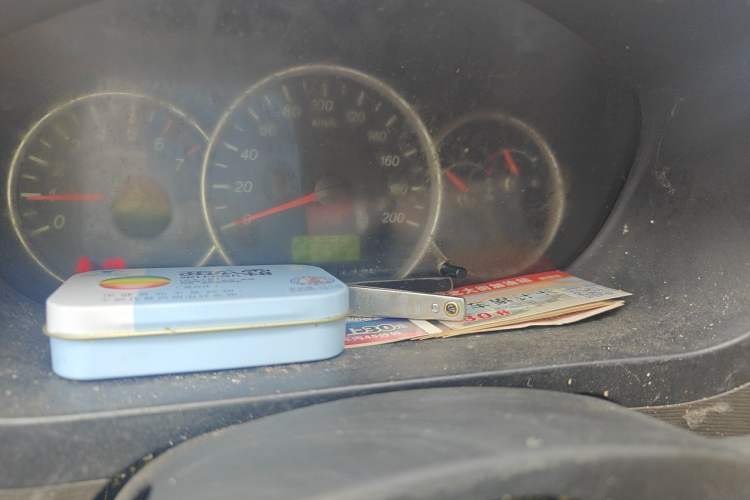 Used Wuling Hongguang 2013 1.5L Base Version Odometer Close Up
