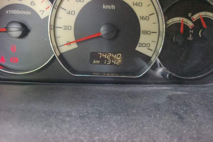 Used Wuling Hongguang 2013 1.2L S Comfort Model China IV Standard Odometer Close Up