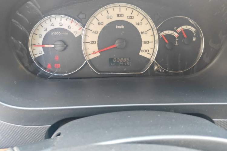 Used Wuling Hongguang 2013 1.5L S Luxury Model Odometer Close Up