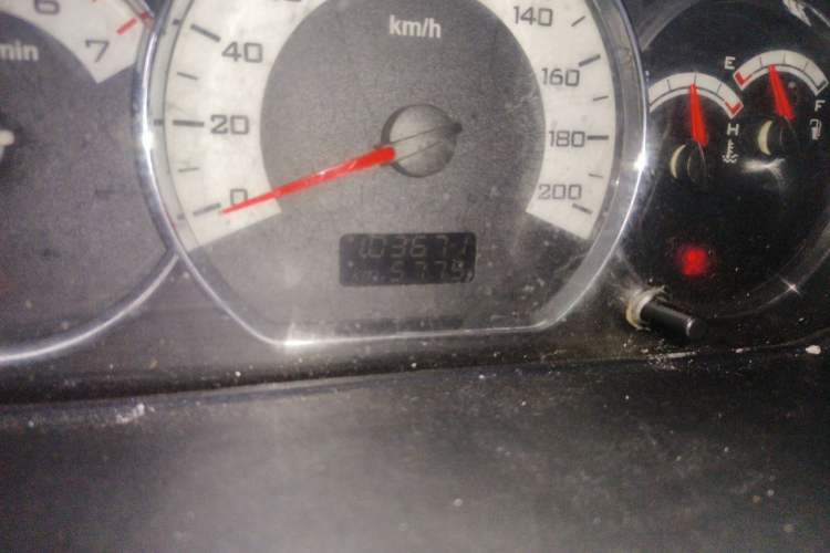 Used Wuling Hongguang 2013 1.2L S Comfort Model China IV Standard Odometer Close Up