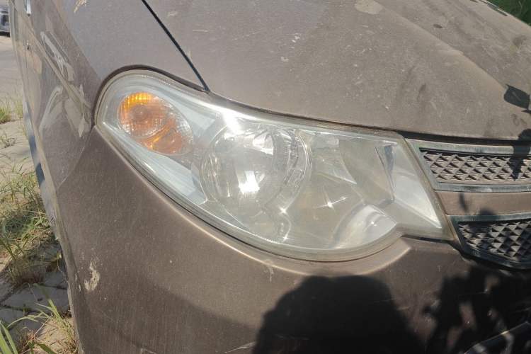 Used Wuling Hongguang 2013 1.5L S Luxury Model Right Front Headlight
