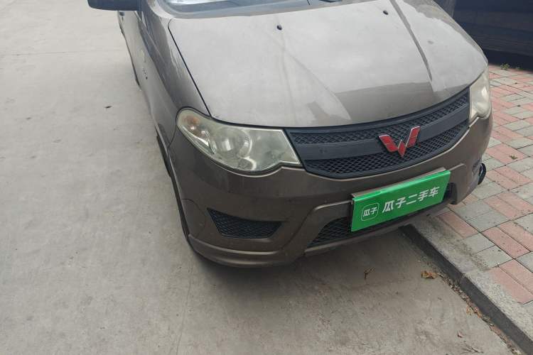 Used Wuling Hongguang 2013 1.5L Base Version Right Front Headlight