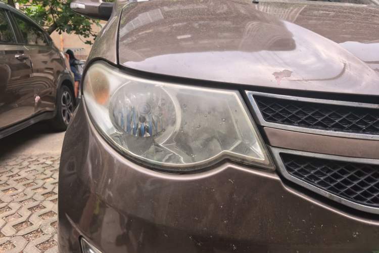 Used Wuling Hongguang 2013 1.5L S Comfort Model Right Front Headlight