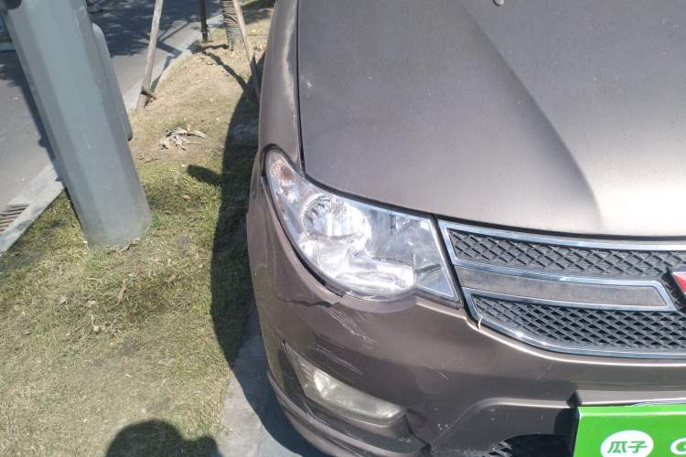 Used Wuling Hongguang 2013 1.5L S Luxury Model Right Front Headlight