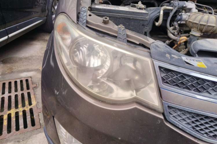 Used Wuling Hongguang 2013 1.2L S Comfort Model China IV Standard Right Front Headlight