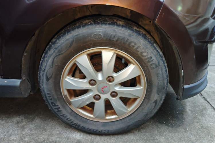 Used Wuling Hongguang 2013 1.5L S Comfort Model Right Front Wheel Hub