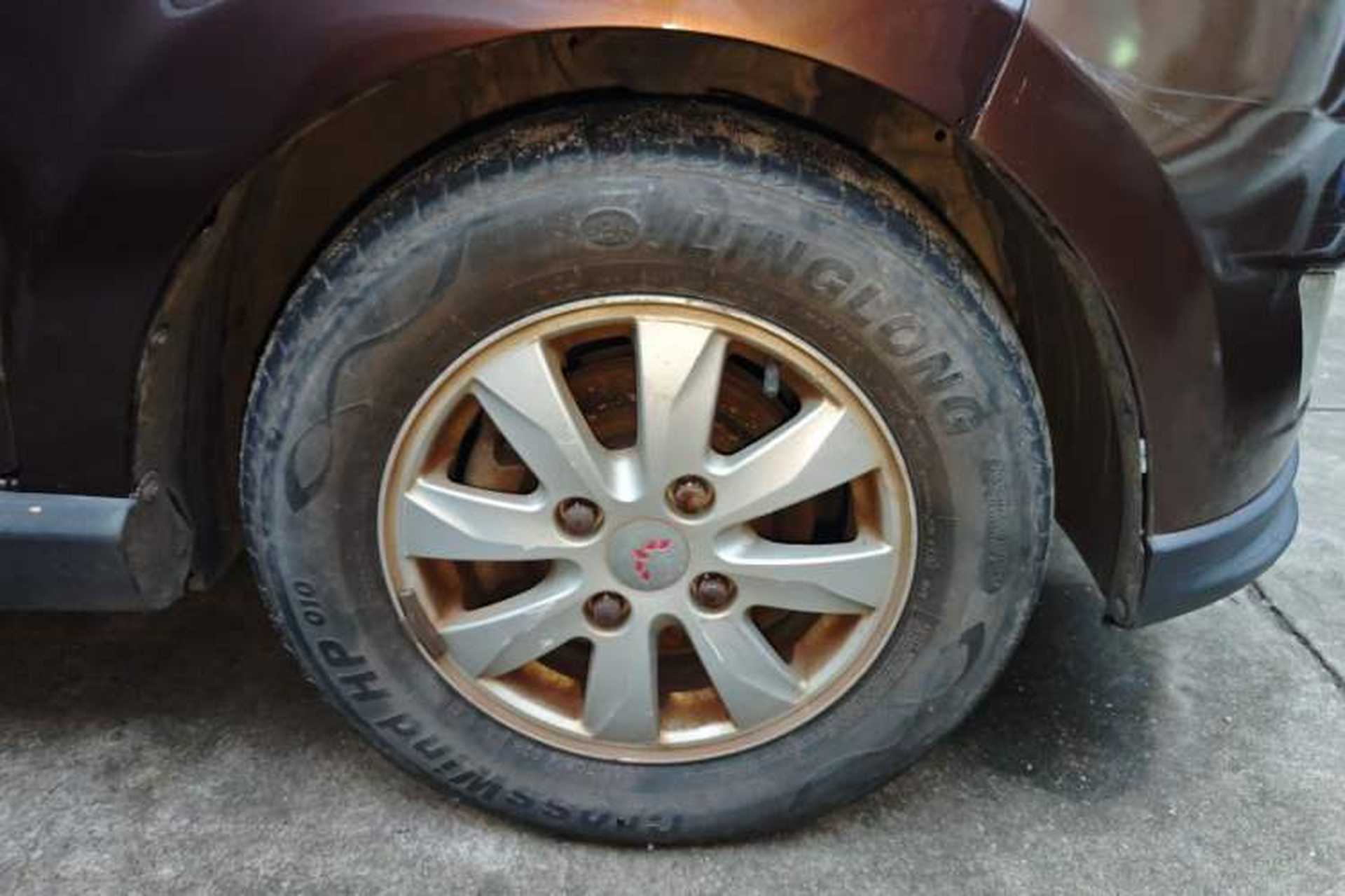 Used Wuling Hongguang 2013 1.5L S Comfort Model Right Front Wheel Hub