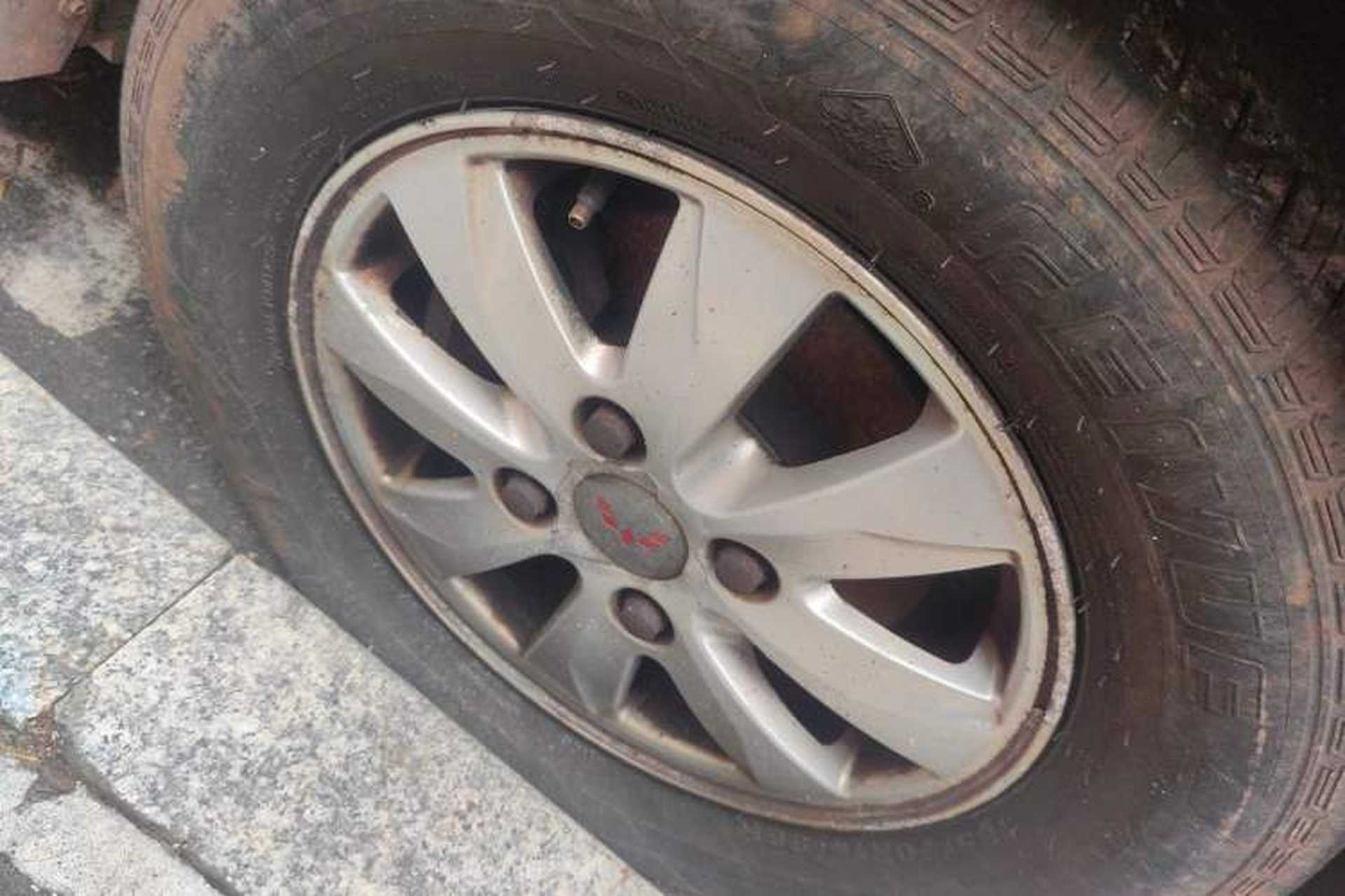 Used Wuling Hongguang 2013 1.2L S Comfort Model China IV Standard Right Front Wheel Hub