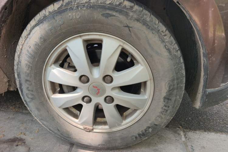 Used Wuling Hongguang 2013 1.2L S Comfort Model China IV Standard Right Front Wheel Hub