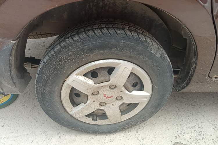 Used Wuling Hongguang 2013 1.2L S Comfort Model China IV Standard Right Rear Wheel Hub