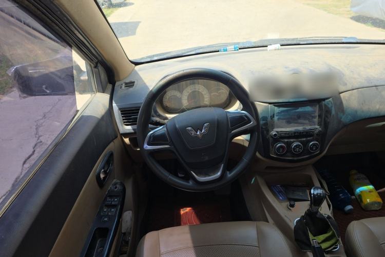 Used Wuling Hongguang 2013 1.5L S Comfort Model Steering Wheel