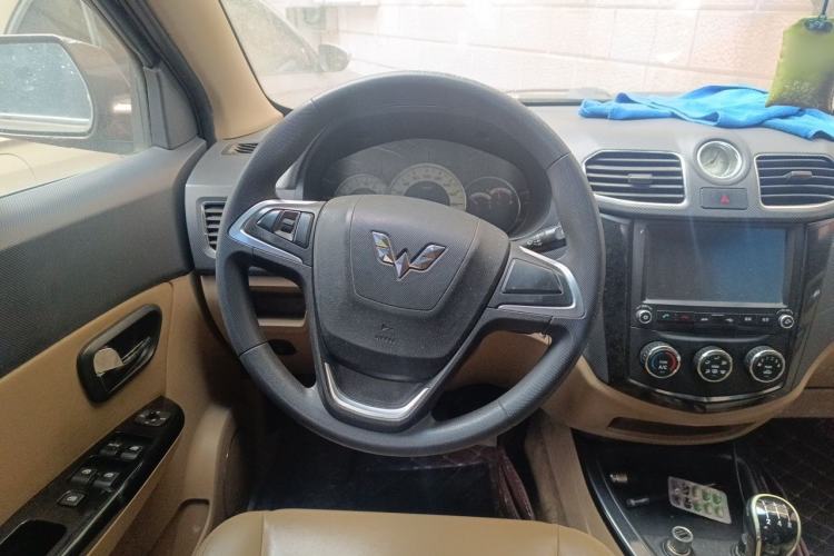 Used Wuling Hongguang 2013 1.5L S Comfort Model Steering Wheel