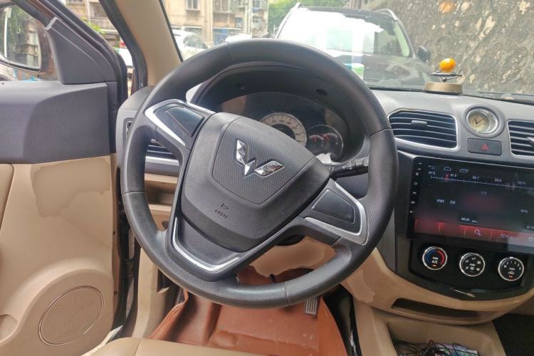 Used Wuling Hongguang 2013 1.5L S Comfort Model Steering Wheel