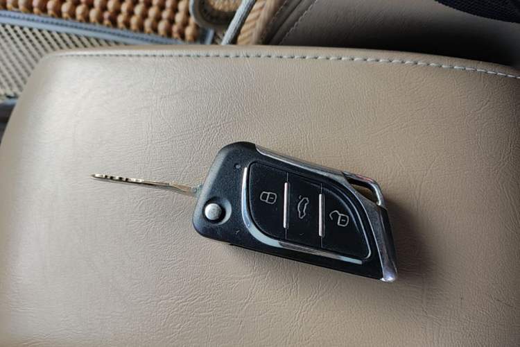 Used Wuling Hongguang 2013 1.5L S Comfort Model Vehicle Key
