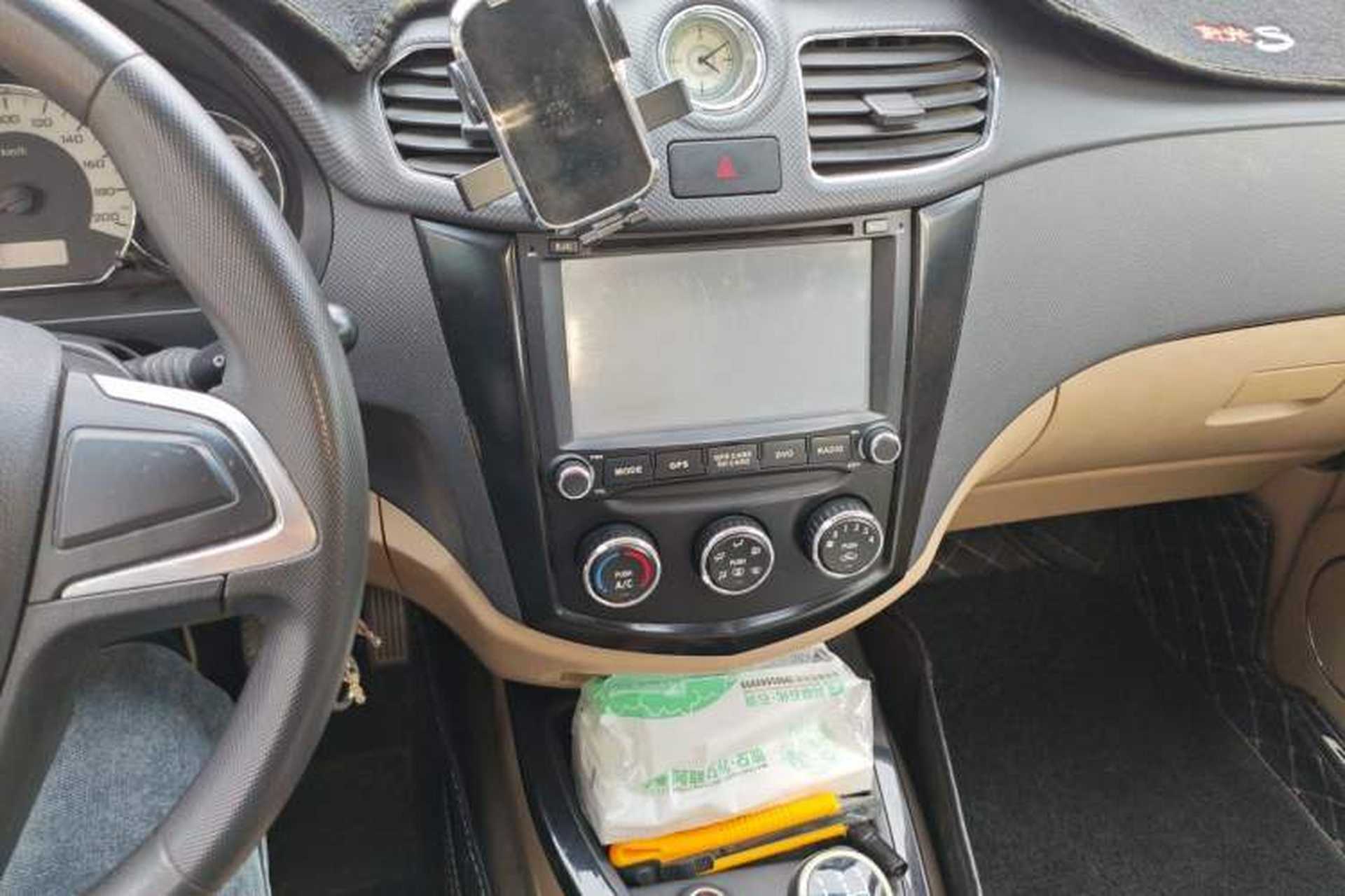Used Wuling Hongguang 2013 1.5L S Luxury Model Audio And AC Panel
