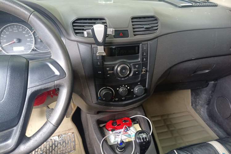Used Wuling Hongguang 2013 1.5L Base Version Audio And AC Panel