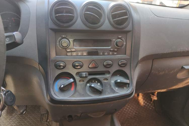 Used Wuling Hongguang 2013 1.5L Base Version Audio And AC Panel