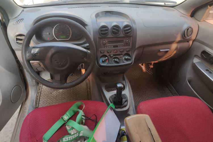 Used Wuling Hongguang 2013 1.5L Base Version Center Console