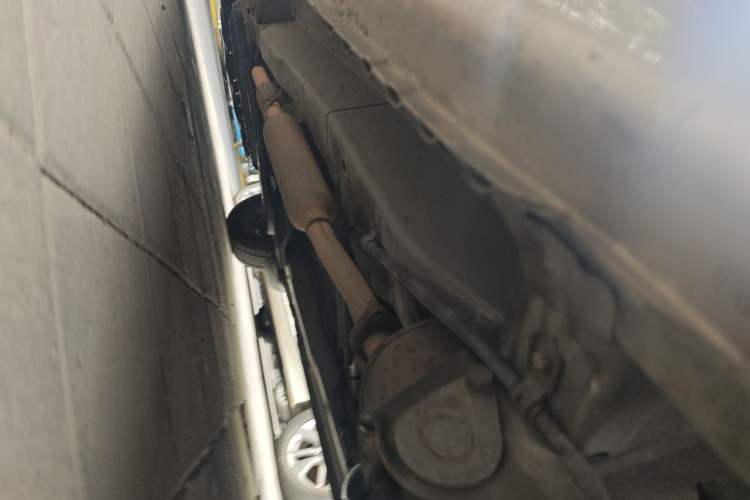 Used Wuling Hongguang 2013 1.5L Base Version Chassis Rear Left