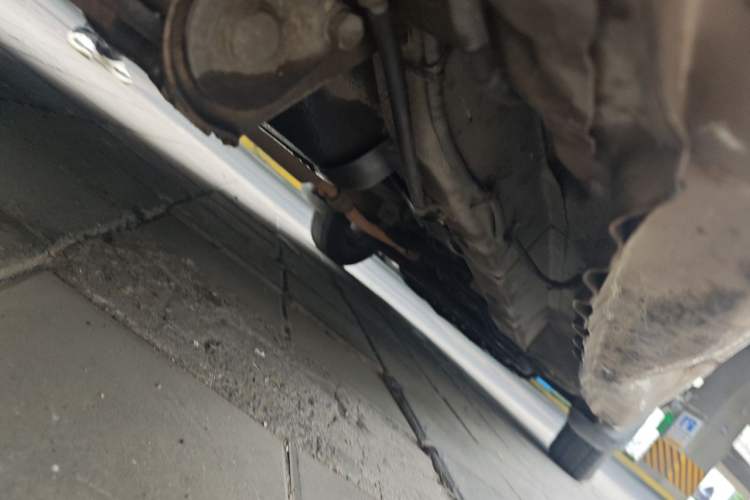 Used Wuling Hongguang 2013 1.5L Base Version Chassis Rear Right