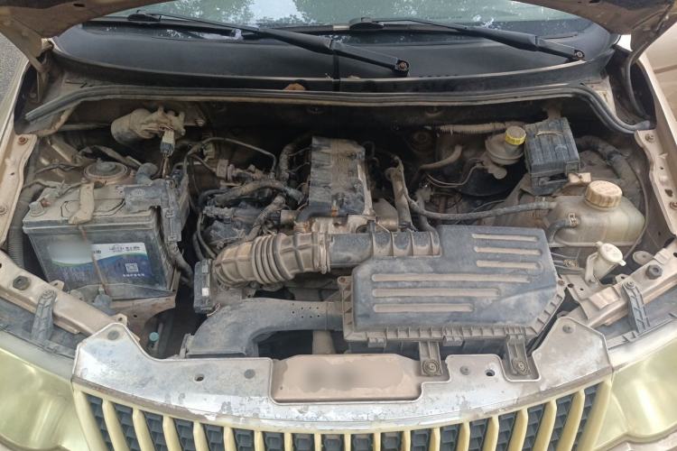 Used Wuling Hongguang 2013 1.5L Base Version Engine Bay