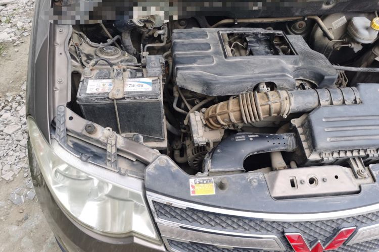 Used Wuling Hongguang 2013 1.5L S Luxury Model Engine Bay Right