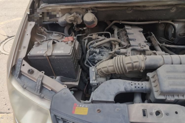 Used Wuling Hongguang 2013 1.5L Base Version Engine Bay Right