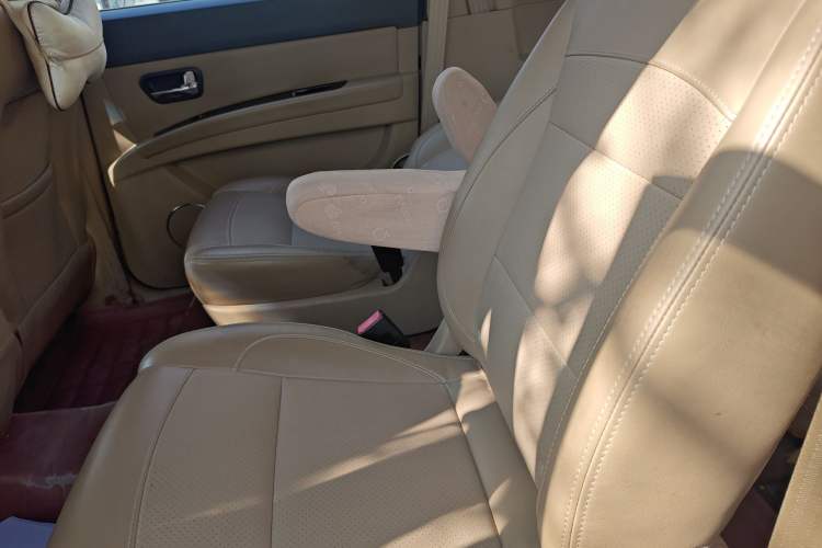 Used Wuling Hongguang 2013 1.2L S Comfort Model China IV Standard Interior 4