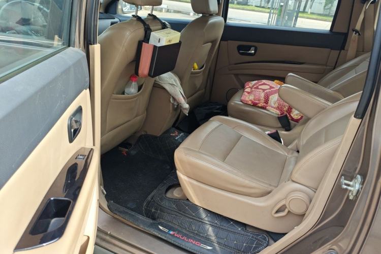 Used Wuling Hongguang 2013 1.5L S Luxury Model Left Rear Seat