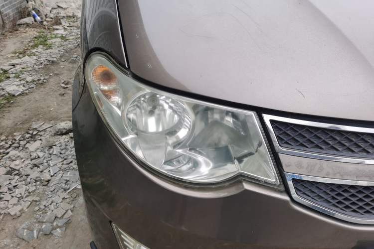 Used Wuling Hongguang 2013 1.5L S Luxury Model Right Front Headlight
