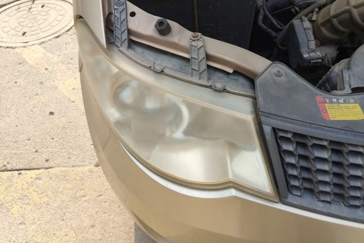 Used Wuling Hongguang 2013 1.5L Base Version Right Front Headlight
