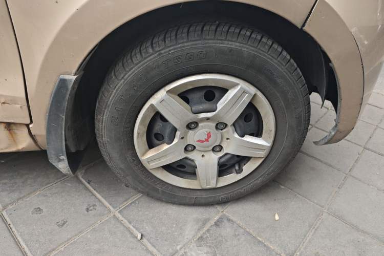 Used Wuling Hongguang 2013 1.5L Base Version Right Front Wheel Hub