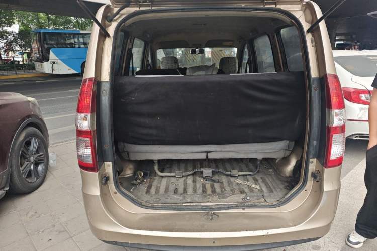 Used Wuling Hongguang 2013 1.5L Base Version Trunk