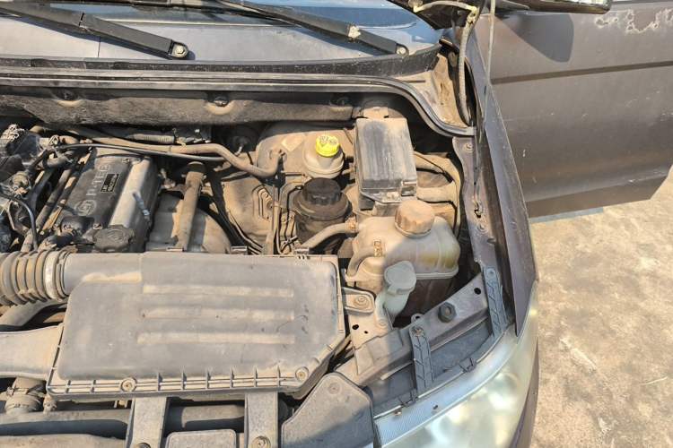 Used Wuling Hongguang 2013 1.2L S Comfort Model China IV Standard Engine Bay Left