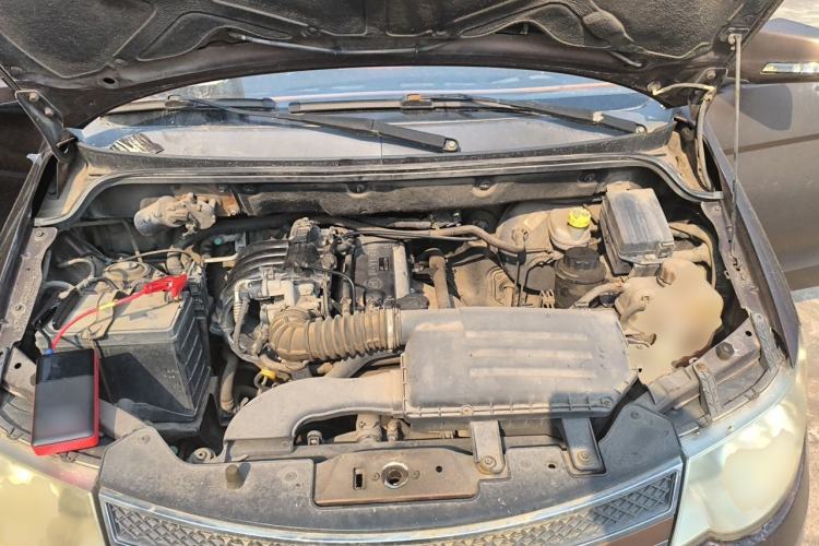 Used Wuling Hongguang 2013 1.2L S Comfort Model China IV Standard Engine Bay