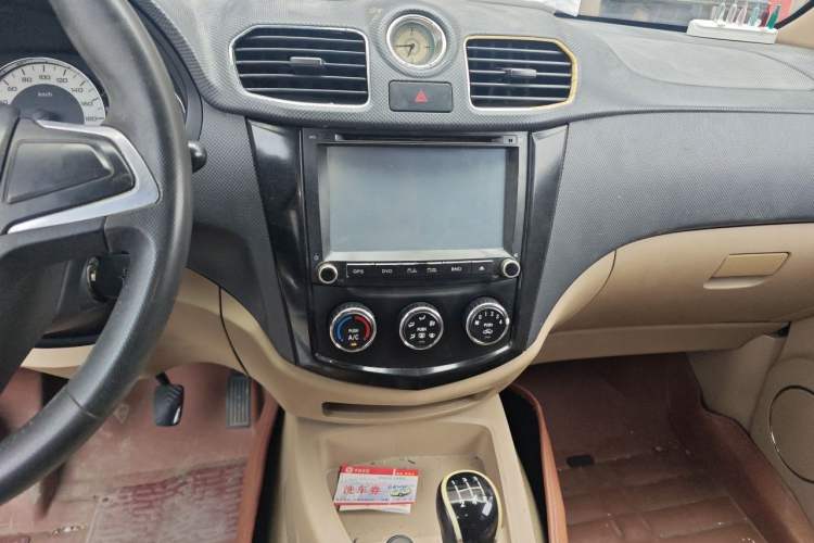 Used Wuling Hongguang 2013 1.5L S Comfort Model Audio And AC Panel
